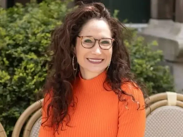 Erika Dates - What is Erika Dates' estimated net worth?